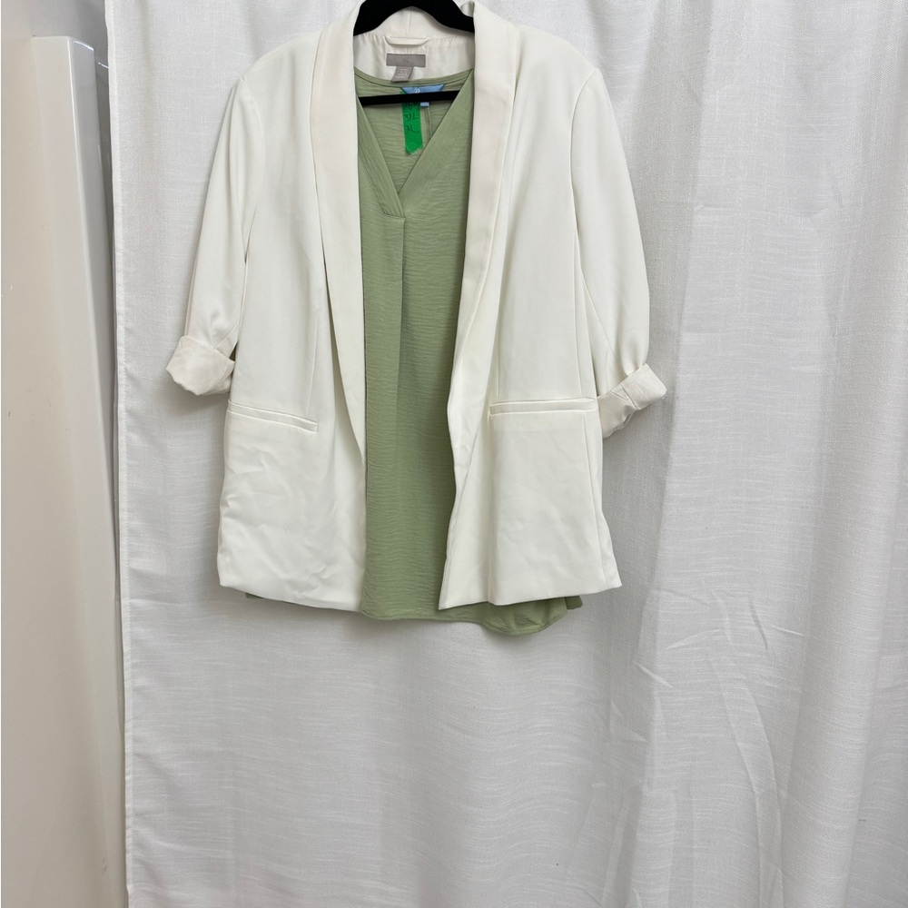 This 2-piece curated set blends comfort with elevated style — - Picture 4 of 13